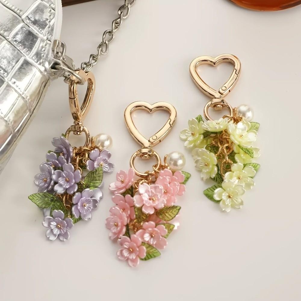 Romantic Heart-Shaped Keychain Elegant Bag Hanging Charm Trendy Flower Cluster Keychain Key Decor
