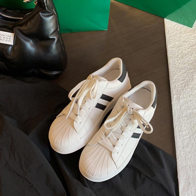 

Цветовая гамма верха в стиле «ракушка», спортивная и повседневная маленькая белая обувь, весенняя новинка для женщин, ретро, универсальная женская обувь 40