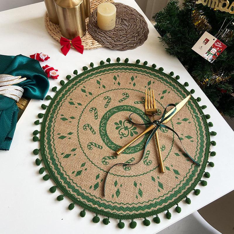 Retro Christmas Jute Placemat Round Printed Woven Dining Table Mat with Wool Ball Heat-Resistant Home Decorative Coffee Cup Mats