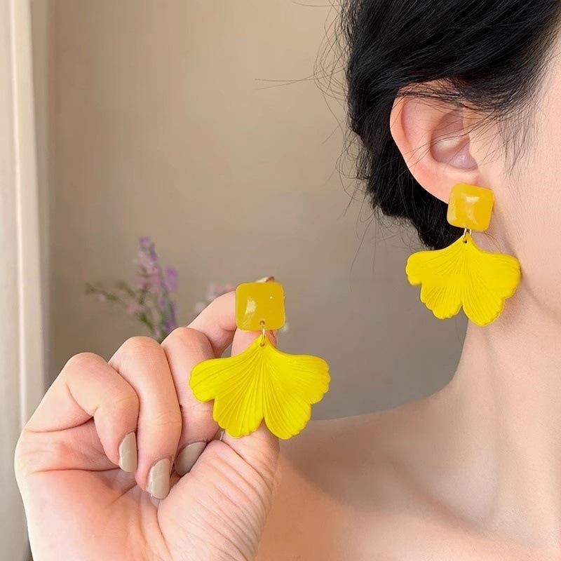 

Sweet Yellow Color Ginkgo Leaf Earrings For Women Vintage Bohemian Summer Beach Jewelry Accessories