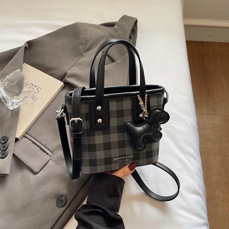 Fashionable Bag Stylish Bucket Bag High Appearance Level Retro Single-shoulder Bag Crossbody Women's Bag