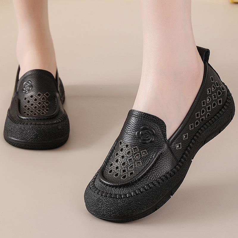 Fashion New authentic leather slip on flats women's ancient perforated breathable moccasins woman exquisite embossed rose loafers shoes