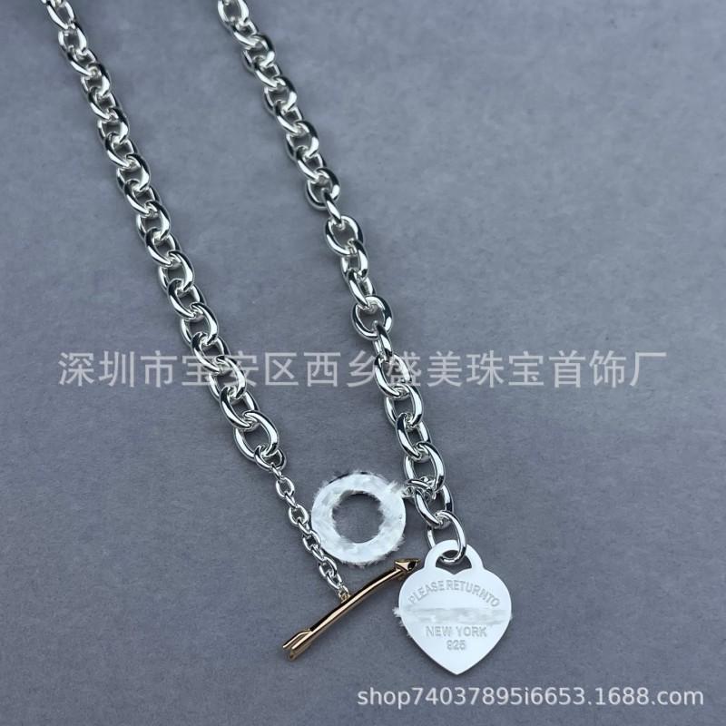 V-Gold Heart Pendant Necklace Bracelet Set Fashion Chunky Chain OT Clasp Women Party Stylish Minimalist Jewelry