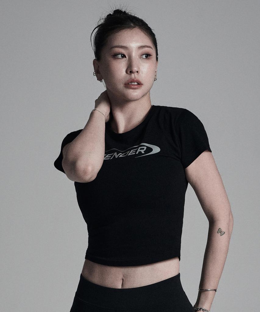 Eosendeo (Reflective) Ascending Logo Crop Short Sleeve [Black]