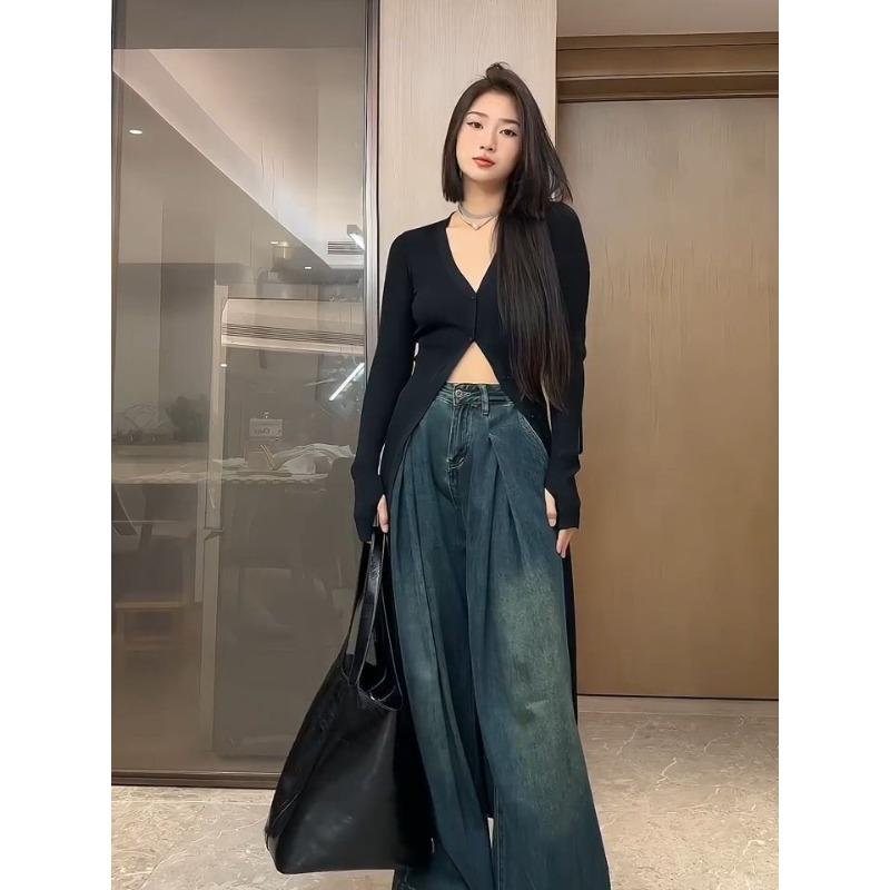 Slim-fitting and thin black V-neck single-breasted long-sleeved ice silk knitted cardigan women's autumn and winter high-end long-sleeved dress