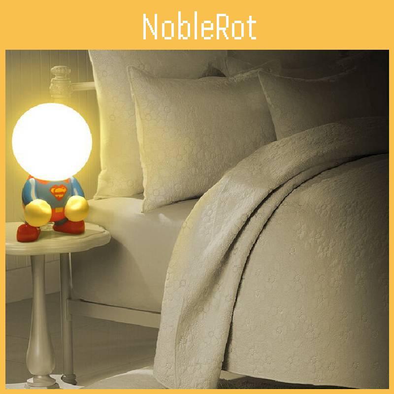 Superhrdinská kreslená LED stolní lampa s úsporným světlem pro výzdobu dětské ložnice