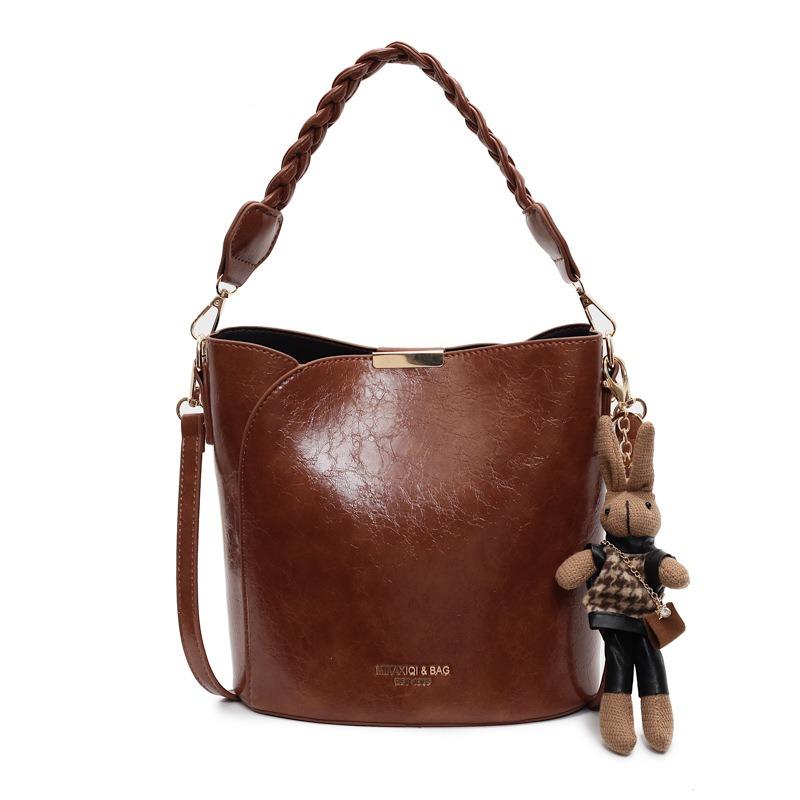 Retro Niche Design Bag Women's New High-end Texture Versatile Messenger Bag Portable Bucket Bag