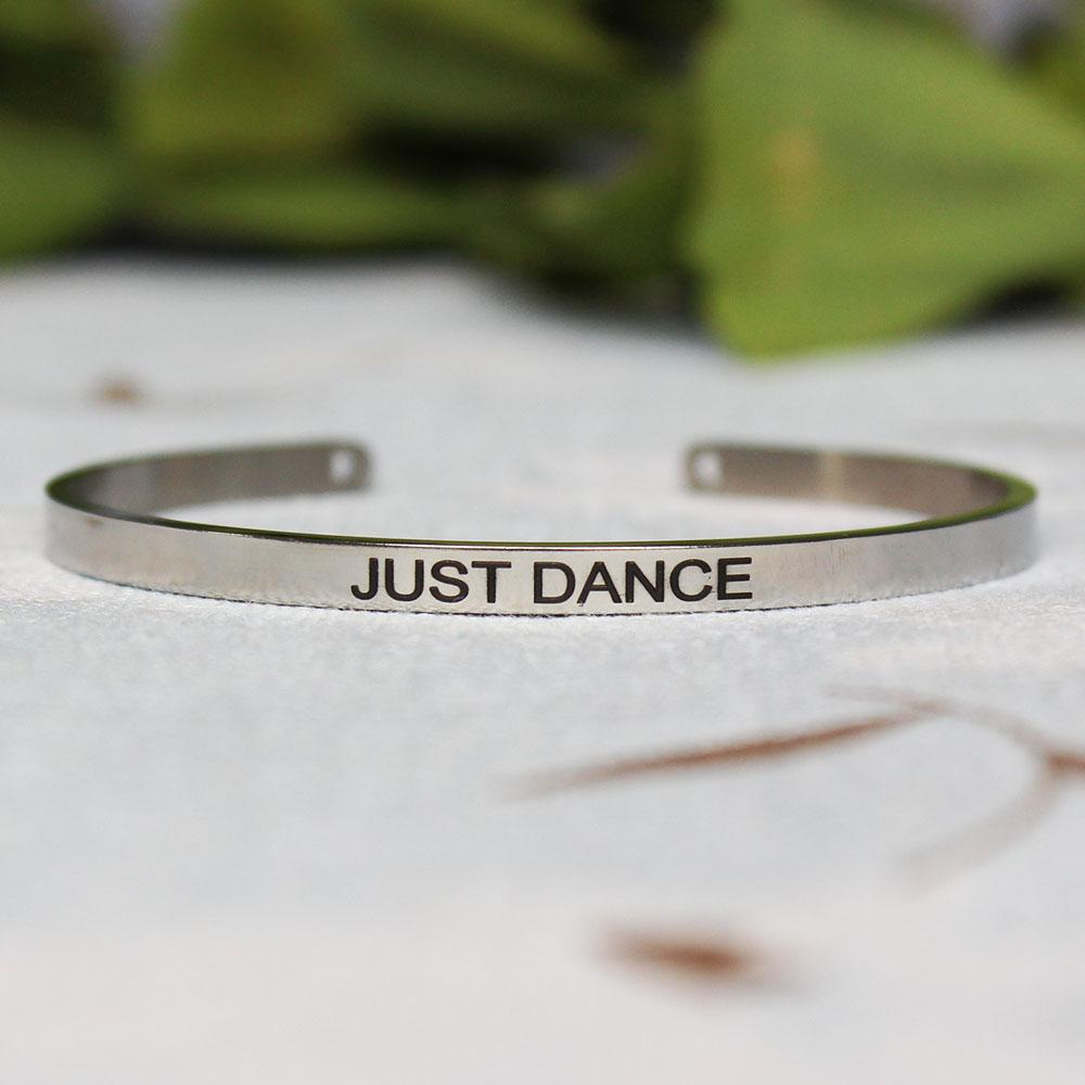 4mm inspirierendes Armband Zitat Mantra Schnitzerei Armreif für Frauen Edelstahl Manschettenschmuck