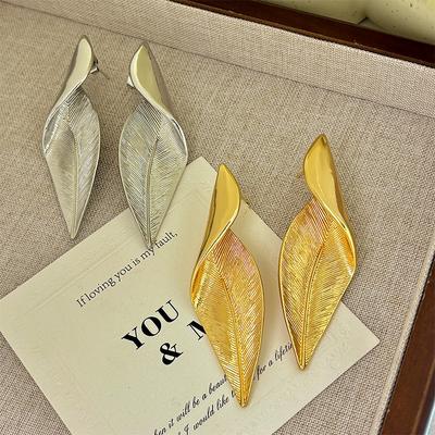 Metal Irregular Twisted Stud Earring for Women Trend Gold Color Geometric Piercing Earring Jewelry Accessories