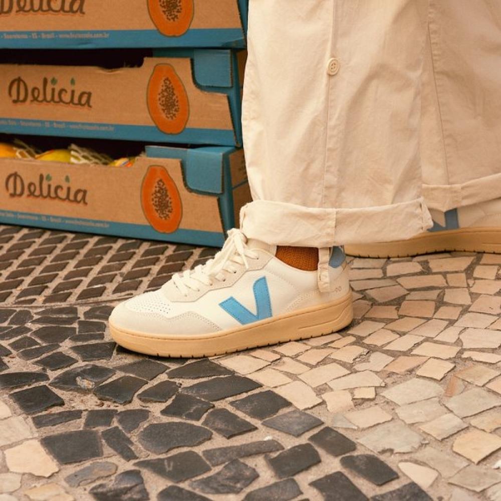 Veja Unisex Leather Sneakers V90 Svju251vd20 895