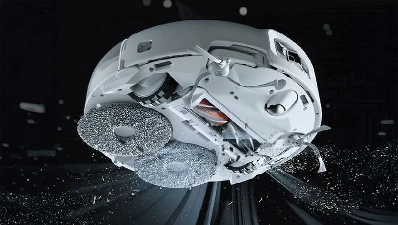 Dji romo a white cleaning robot