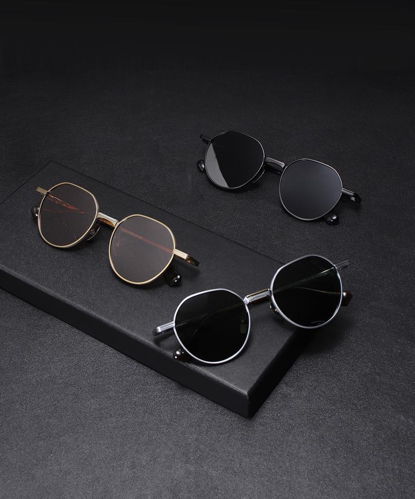 Lingkeonpeuleim Arlt-D150 Titanium Sunglasses Deep Green