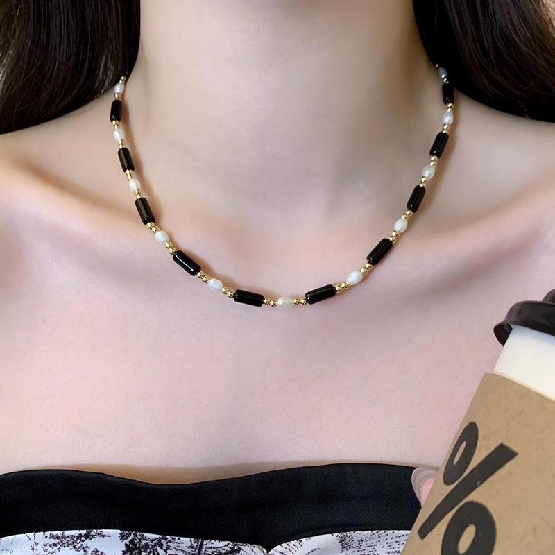 Rice Grain Freshwater Pearl Long Strip Black Agate Necklace Women's Light Luxury Cold Wind Collarbone Chain