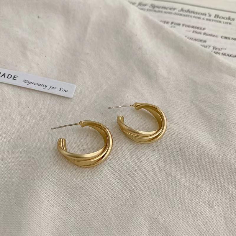 Klassische Retro Metallohrringe für Damen - Schicker europäischer und amerikanischer Stil