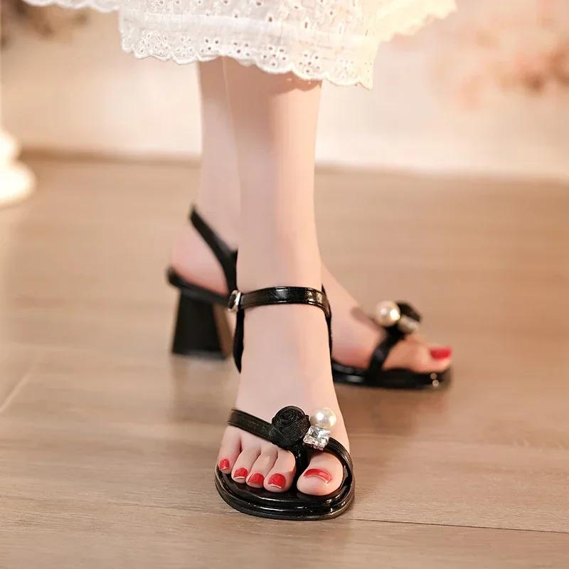 Mode Neue Chinesischer Stil Schöne Dicke Absatz Zehenclip Einriemen-Sandalen für Damen 2025 Neuer Sommer mit Rock Feenstil