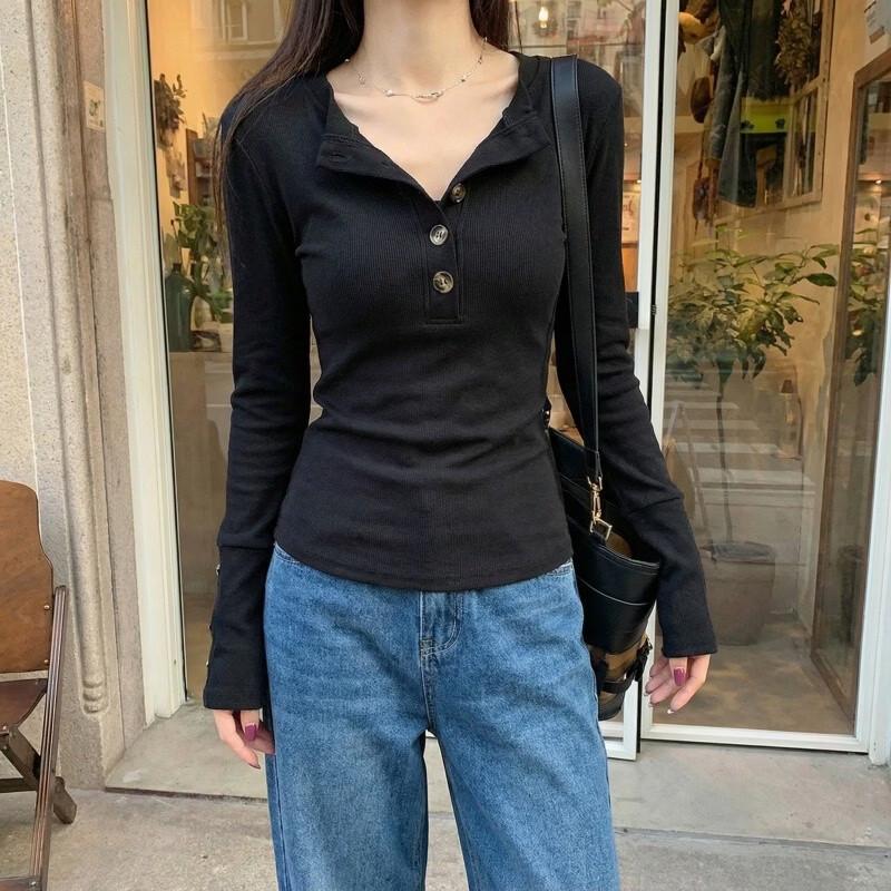 La Chapelle V-Neck Button-Up Long Sleeve T-Shirt