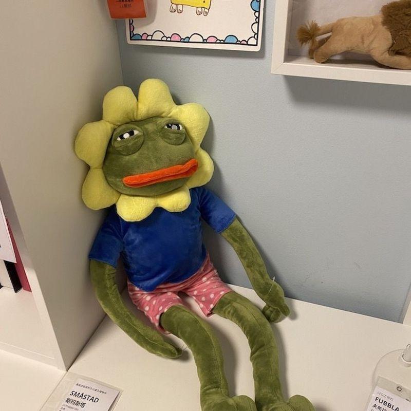 Super Soft Pepe The Frog 80cm Plush Toy For Hugs And Fun