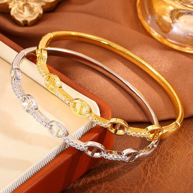 Copper gold-plated hollow diamond , fashion trend design does not fade women, hot-selling zircon