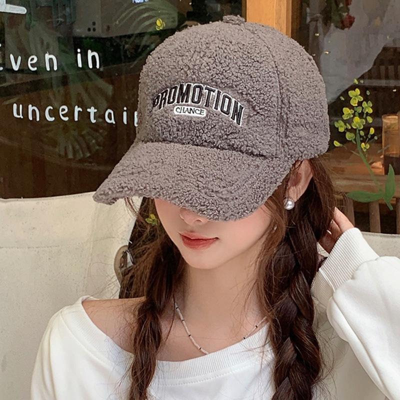 Lamb plush hat women's autumn and winter new wide-brimmed cap winter warm windproof face small baseball cap