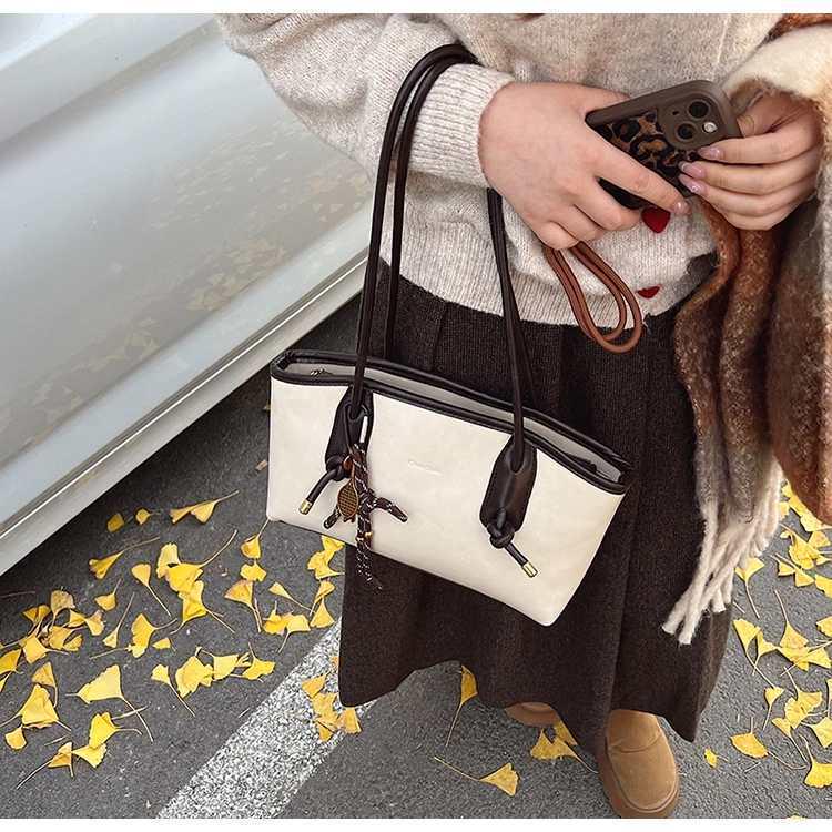 2025 High-End Retro Women's Large Capacity Autumn Commuter Tote Bag