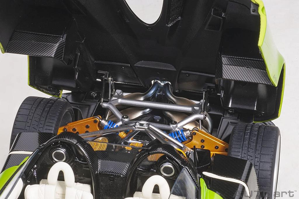 AUTOart Pagani Huayra Roadster Metallic Hellgrün Fertigprodukt 78288 1/18