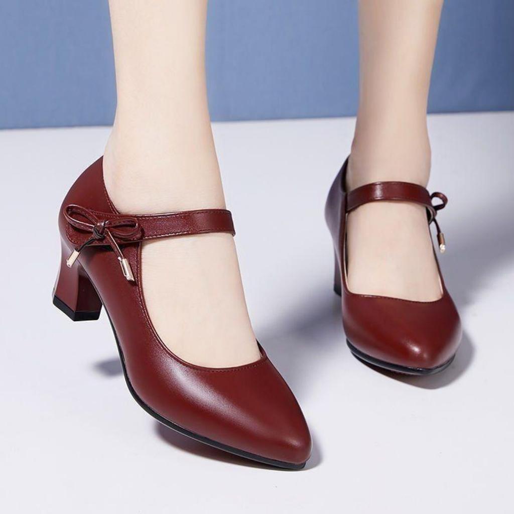 Modern Fashion Woman's Shoes with Soft Rubber Sole One Button Design Comfortable Small Leather Work Shoes for Summer