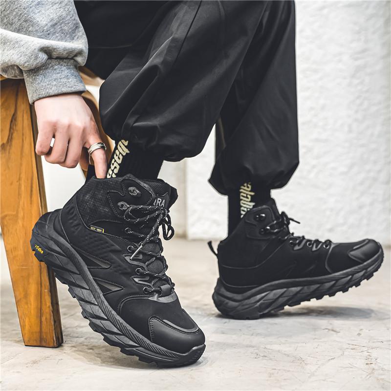 Nowe męskie buty z wysokim stanem i wysokim dołem Zwiększają codzienne buty sportowe Modne buty do biegania na świeżym powietrzu