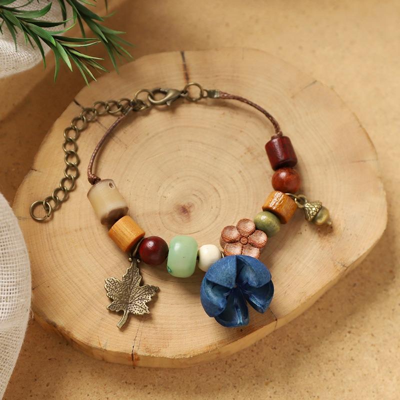 Vintage Hand-woven Plant Bracelet, Natural Fruit, Acorn Hand Rope, Women's Niche Literary Bracelet.