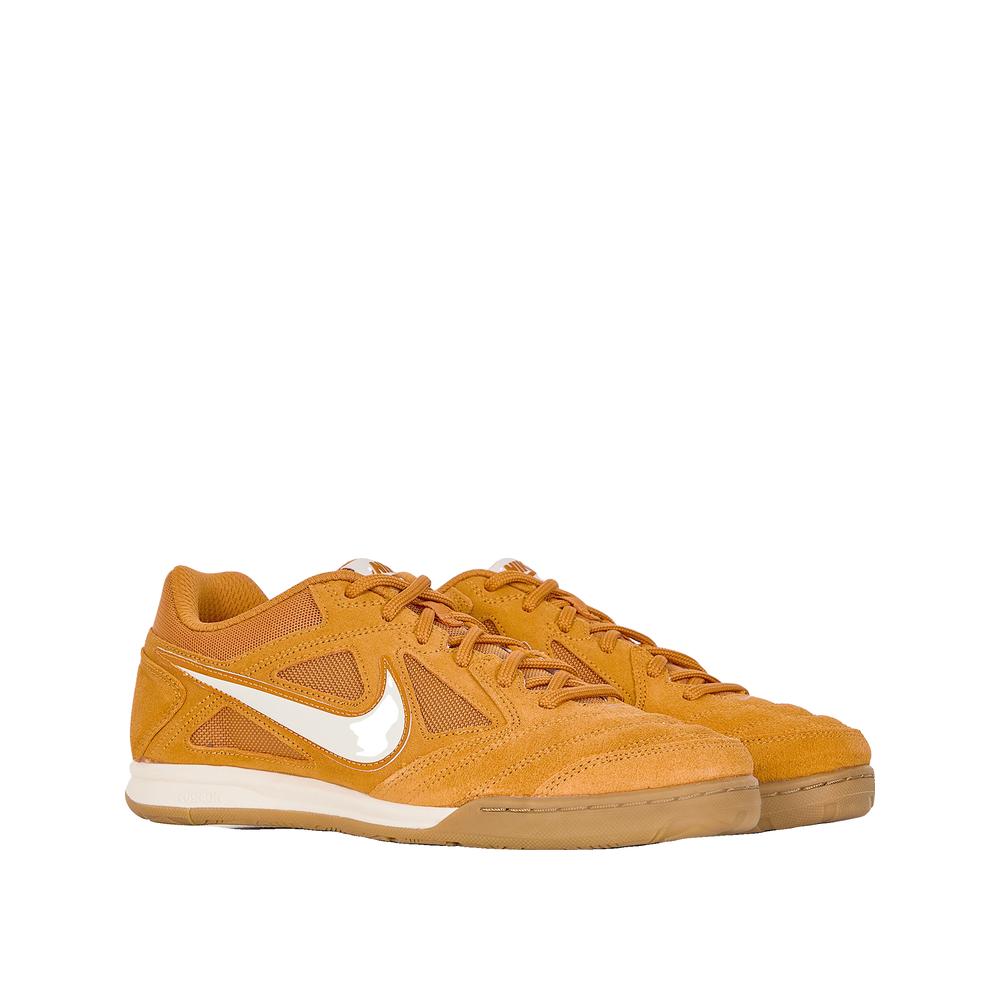 Footwear Type + Nike + Gato