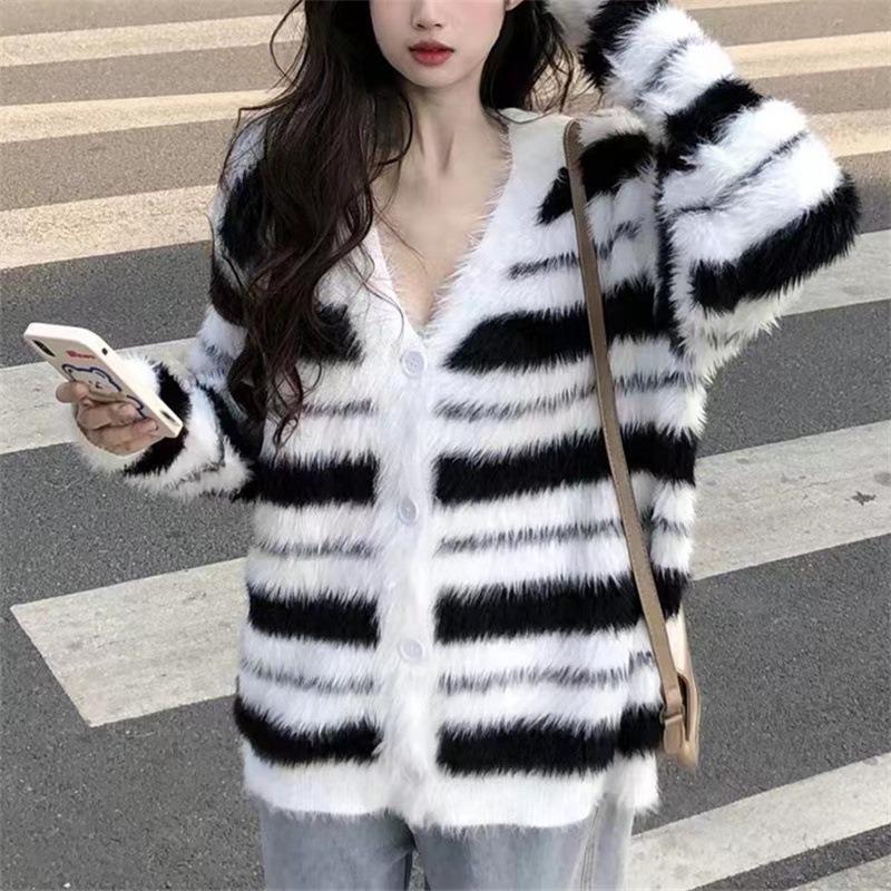 Autumn and Winter Casual Black and White Striped Sweater Loose Lazy and Thin Cardigan Knitted Cardigan Top