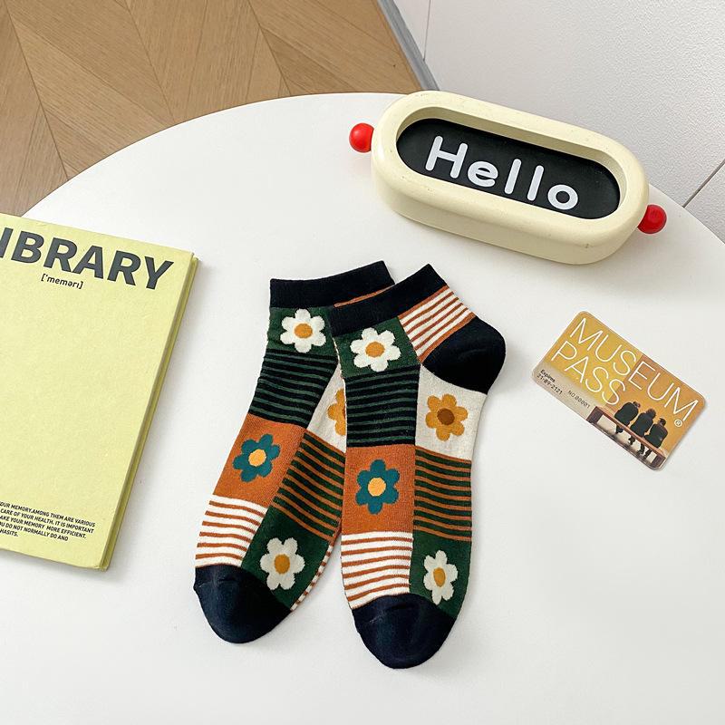 

Хлопковые носки в цветную полоску и цветочные узоры — модный японский студенческий стиль, дышащий дизайн с низким вырезом One Size чёрный