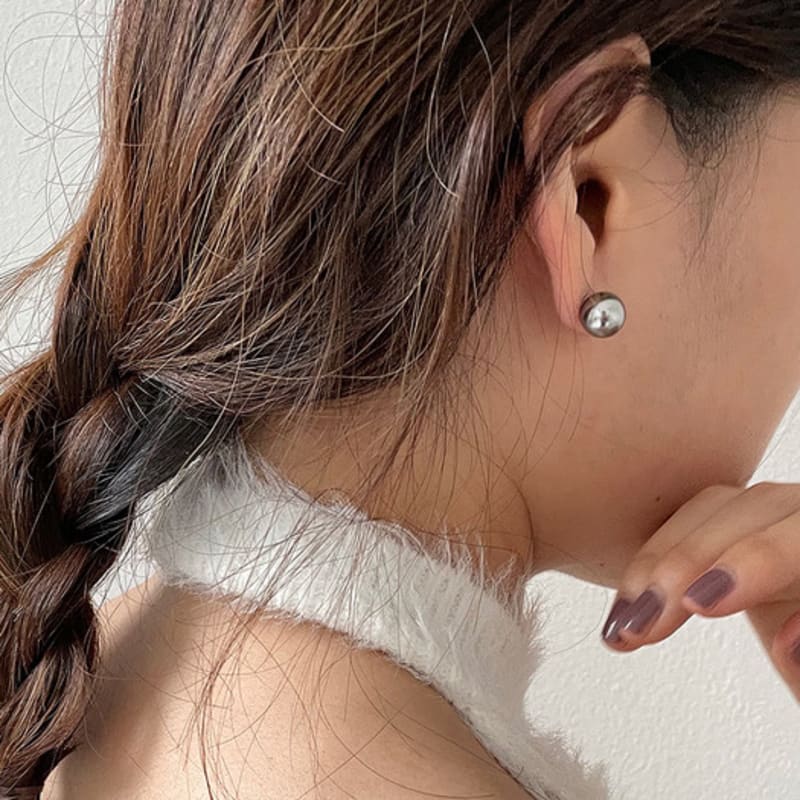 

geegee grey pearl earring GREY