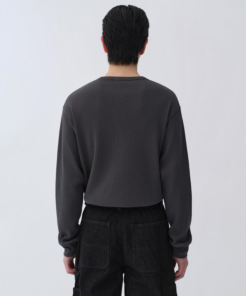 MUSINSA STANDARD Waffle Henley Neck Long Sleeve T-Shirt [Dark Gray]