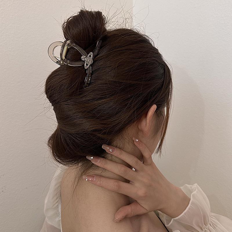 Elegant Rhinestone Shark Hair Clip – 2023 Updo Hair Accessory for Influencers