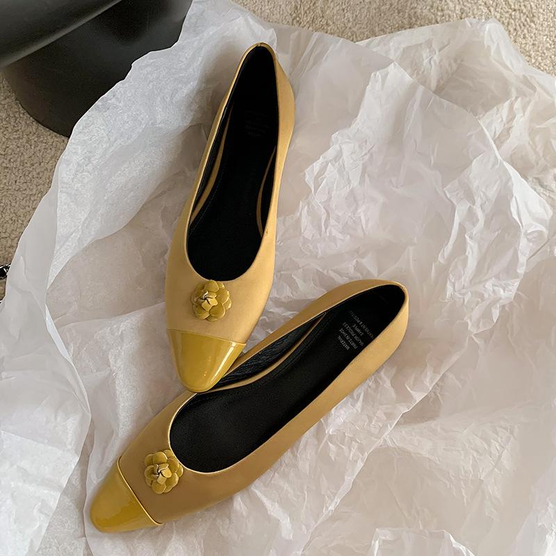 

Spring 2025 new camellia shallow mouth single shoes niche non-collision flat Mary Jane retro women s shoes 40 Customized, non-refundable. жёлтый