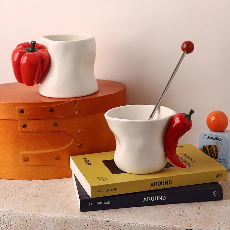 Kreativer Pfeffergriff Keramiktasse Hand hält eine Tasse Kaffee Tassenliebhaber Keramiktasse Dekoration Geschenk Weihnachten Halloween Geschenk