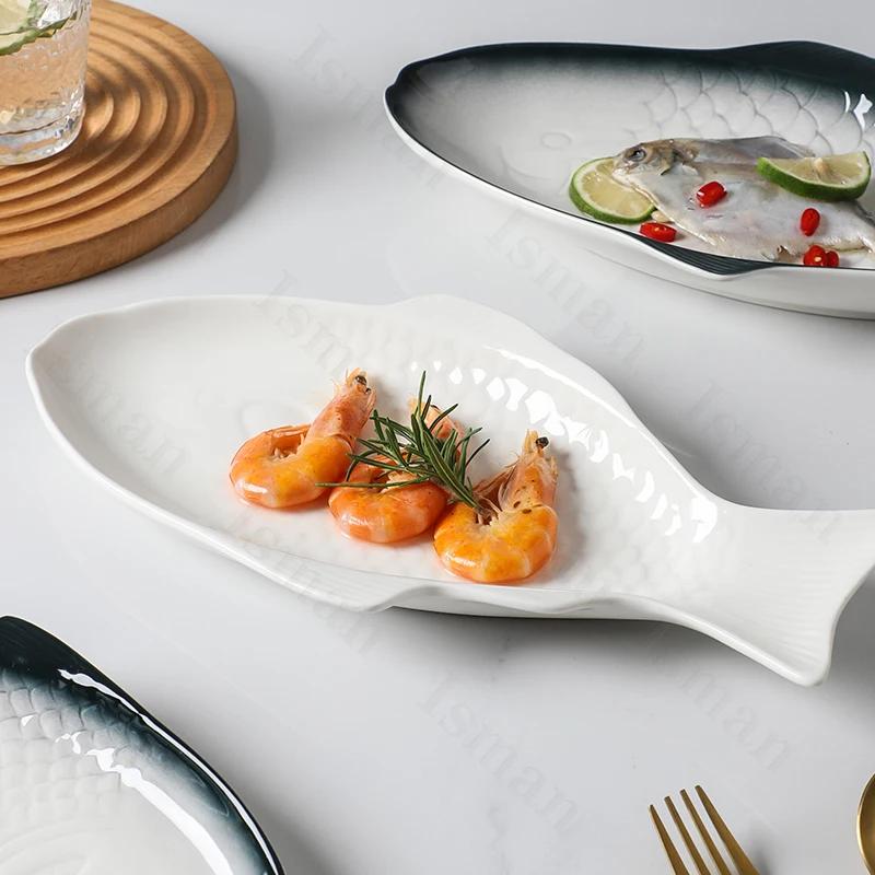 Kreativer Keramikteller in Fischform, einfaches Restaurantgeschirr, gedämpftes Fischgericht, gegrillte Fisch- und Meeresfrüchtegerichte, Speiseteller