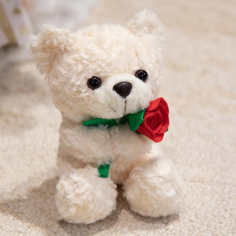 Paar Bären Stofftier mit Rosenblüten für romantisches Geschenk und Kinder