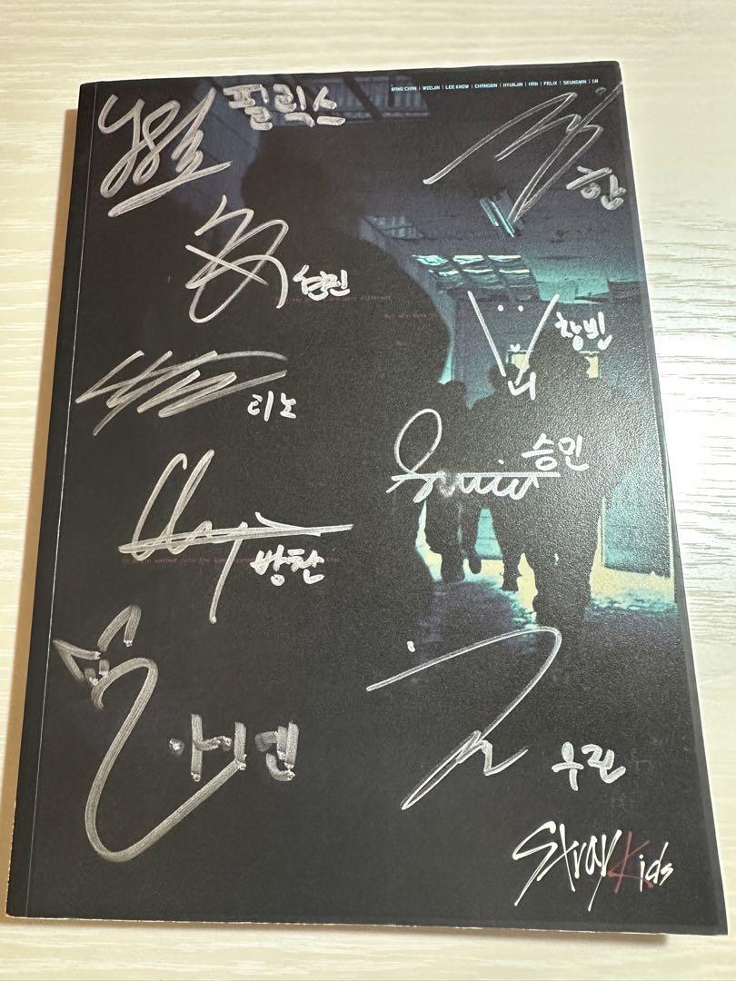 

[USED] Stray Kids Signed CD 1st Mini Album I am NOT Korean Edition