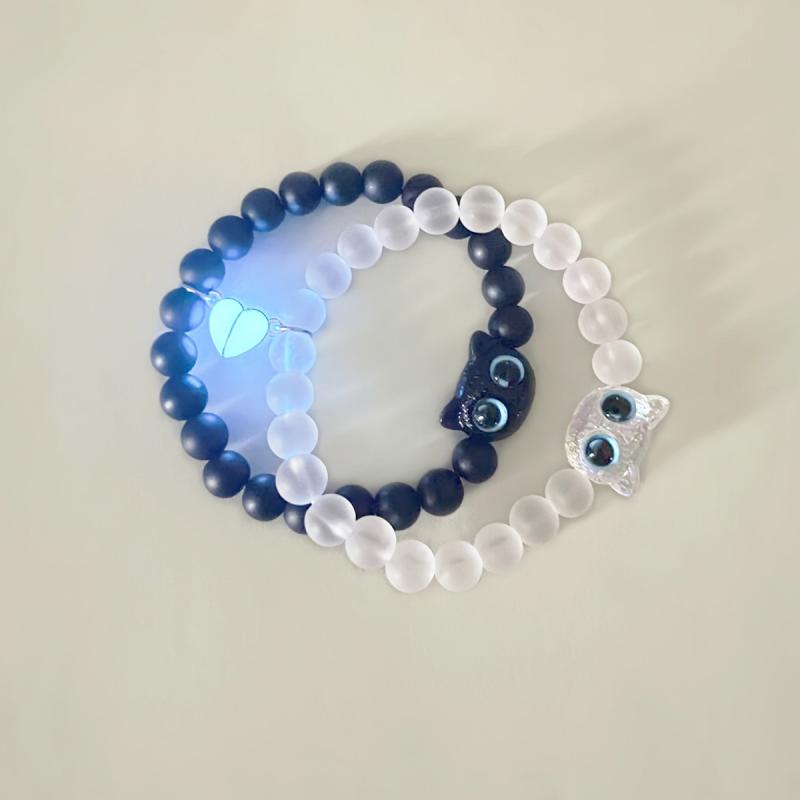 2Pcs Luminous Black White Cat Couple Bracelet Set Heart Magnet Elastic Wristband Gift Jewelry Accessories
