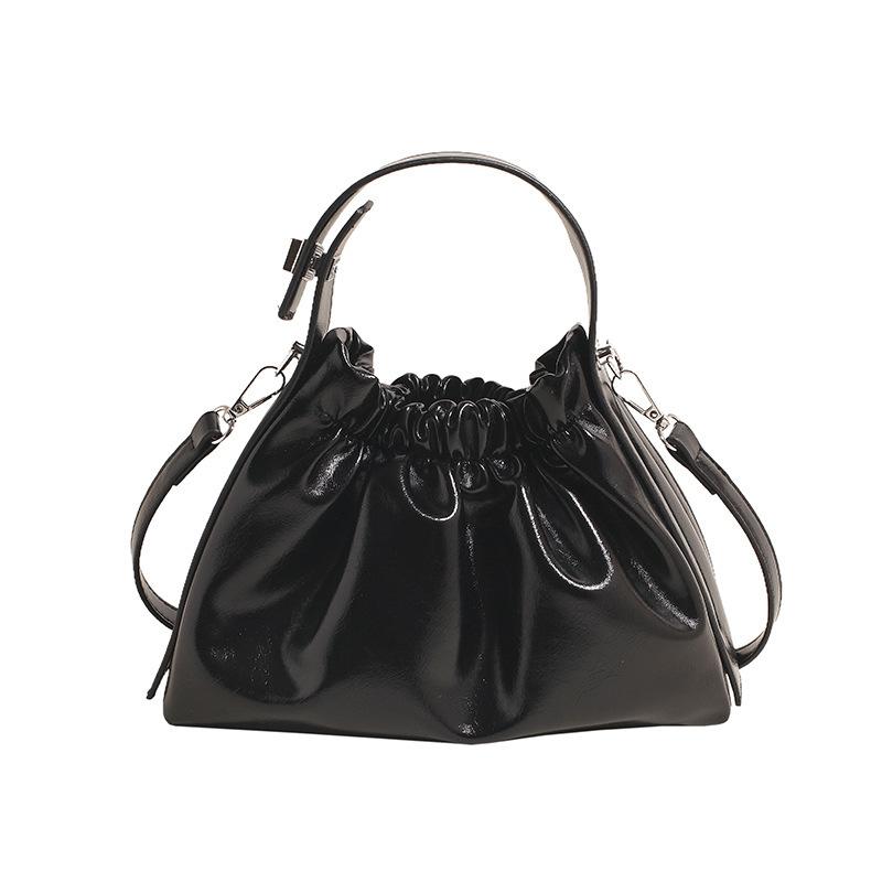 2026 New Fashion Portable Cloud Bag Femininity One Shoulder Crossbody Niche Design Hong Kong Style Folded Handbag