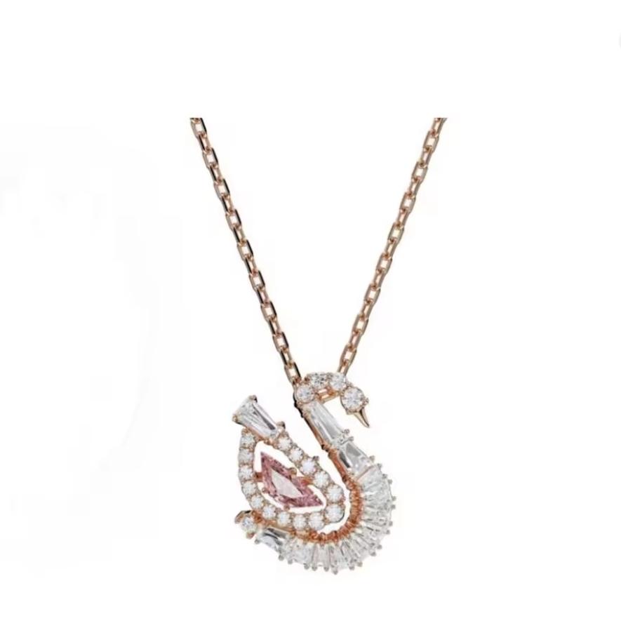 

2025 New Hot Selling White Swan Necklace Pendant with Handmade Inlay Design, Dynamic and Natural, Essential for Banquets