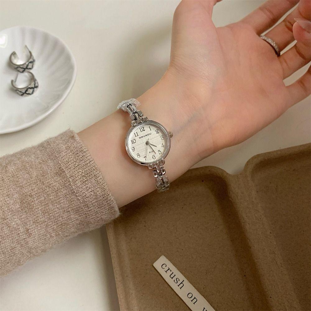 Bracelet Strap Quartz Watch Elegant Ladies Watch New Bracelet Watch for Women