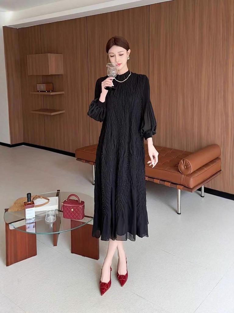 Elegant Plus Size Pleated Evening Gown with Stand-Up Collar and Embroidered Lantern Sleeves