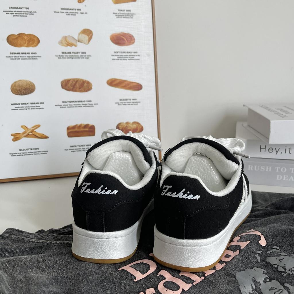 Spring New Flat Ins Retro Style Casual Sports Shoes