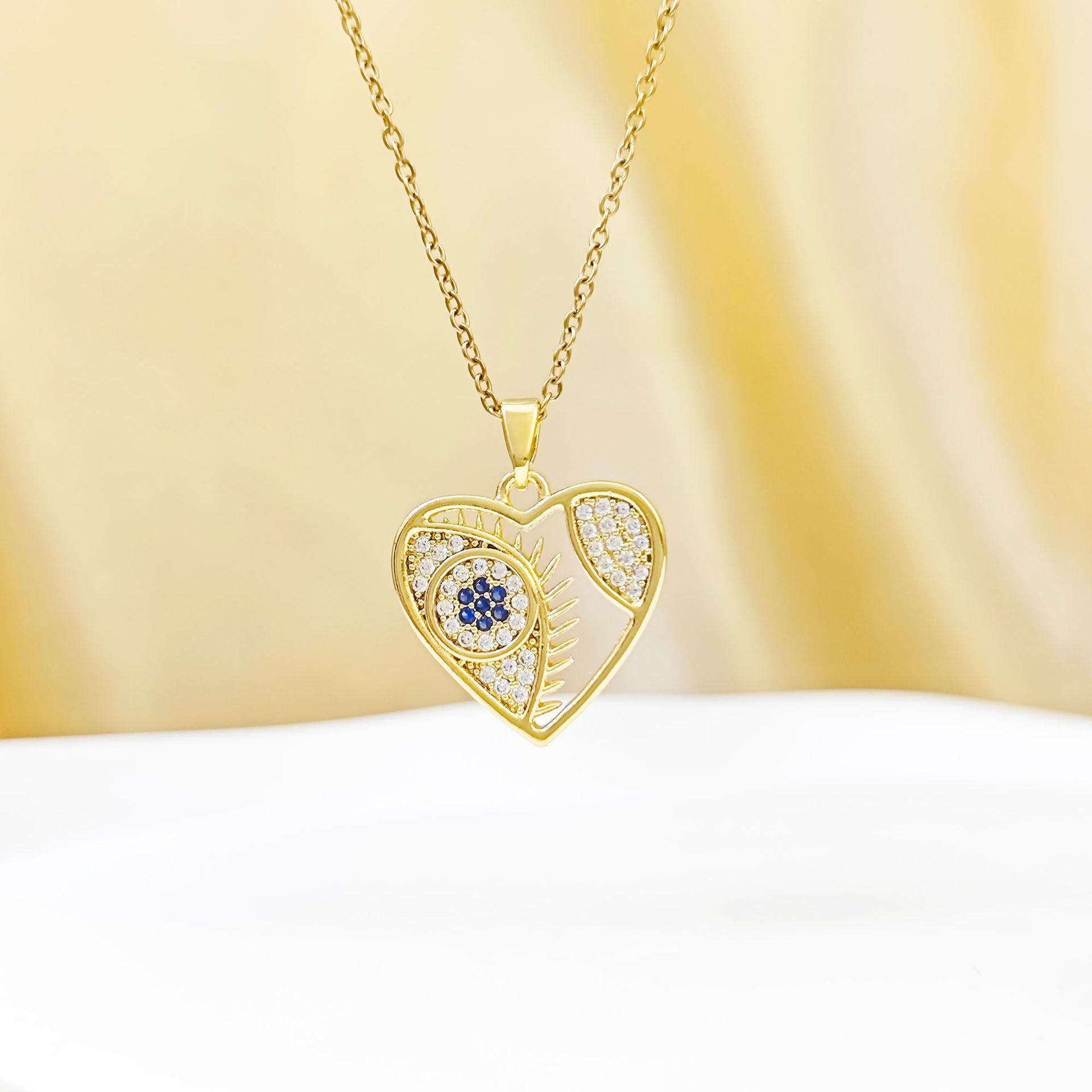 Women s Heart Pendant Necklace - Elegant Titanium Steel Collarbone Chain Accessory