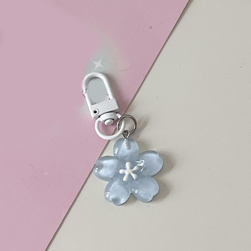 Eleganter Kirschblüten-Resin-Schlüsselanhänger mit abnehmbarem Karabinerverschluss, Schlüsselanhänger für Schlüssel, Geldbörsen und zum Verschenken