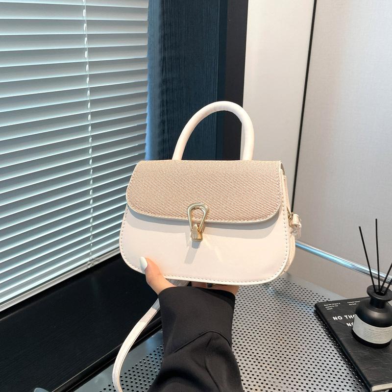 

Small bag New spring and summer fashion small square bag Underarm commuter women s bag Textured shoulder messenger bag белый