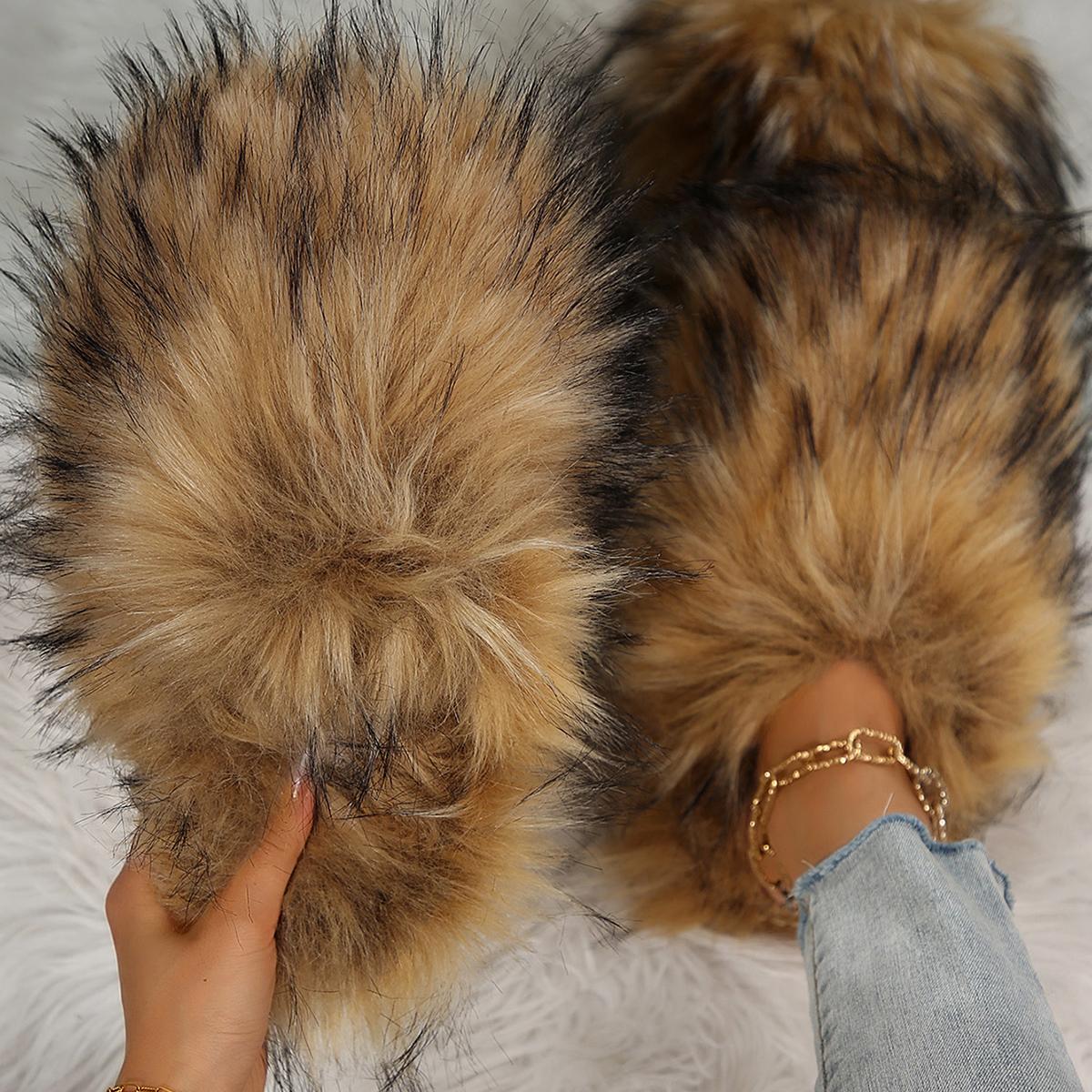 

Fashion Luxury Bicolor Fur Mules Woman Winter Closed Toe Fluffy Slippers Ladies High Quality Two-Tone Thick Plush Outdoor Slide Shoes 36-37(Inner23.5cm)