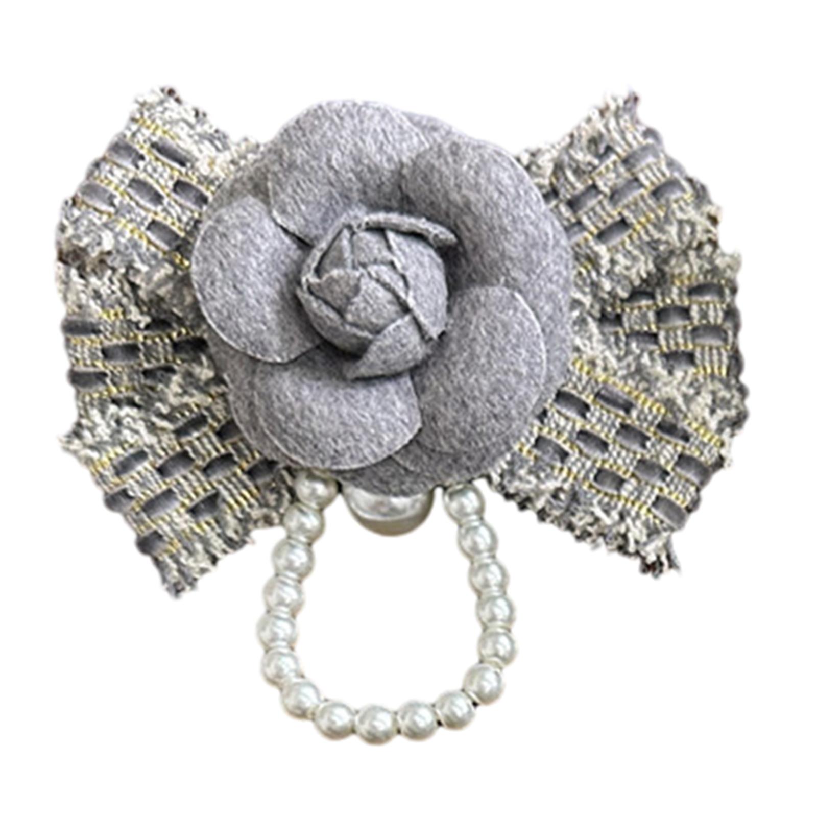 

Bowknot Camellia Pearls Brooch Stylish Flower Shaped Breastpin Ethnic Style Lapel Pins Festive Holiday Gift for Her серый